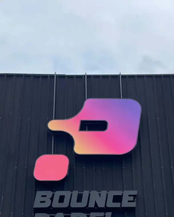 Bounce logo on the black facade